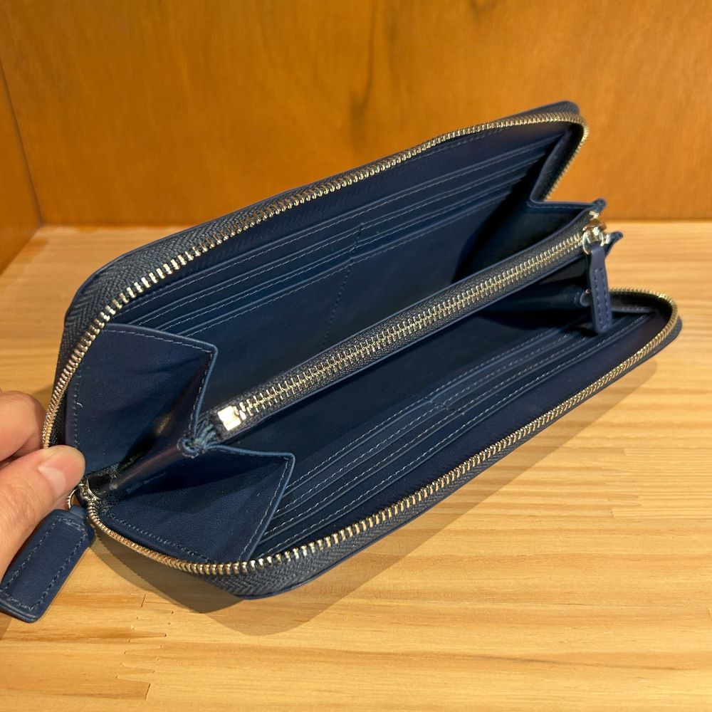 W-38 round wallet