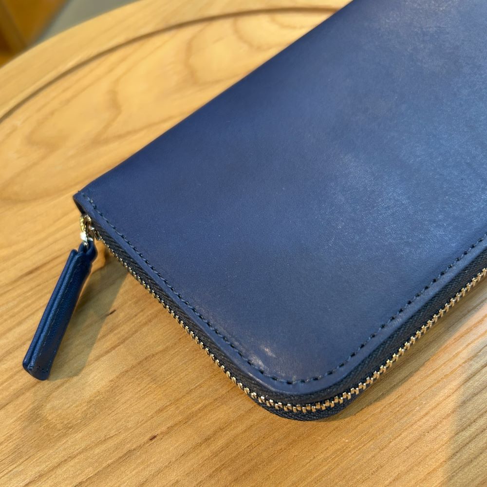 W-38 round wallet